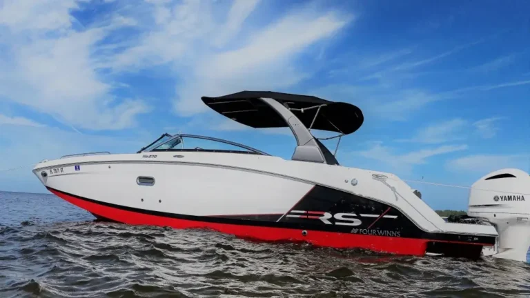 Four Winns HD 270 RS 300hp Rental Boat - Amy's Boat Rental Cape Coral Florida