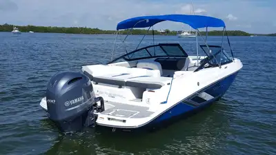 Regal 22 OBX 200hp Rental Boat - Amy's Boat Rental Cape Coral Florida